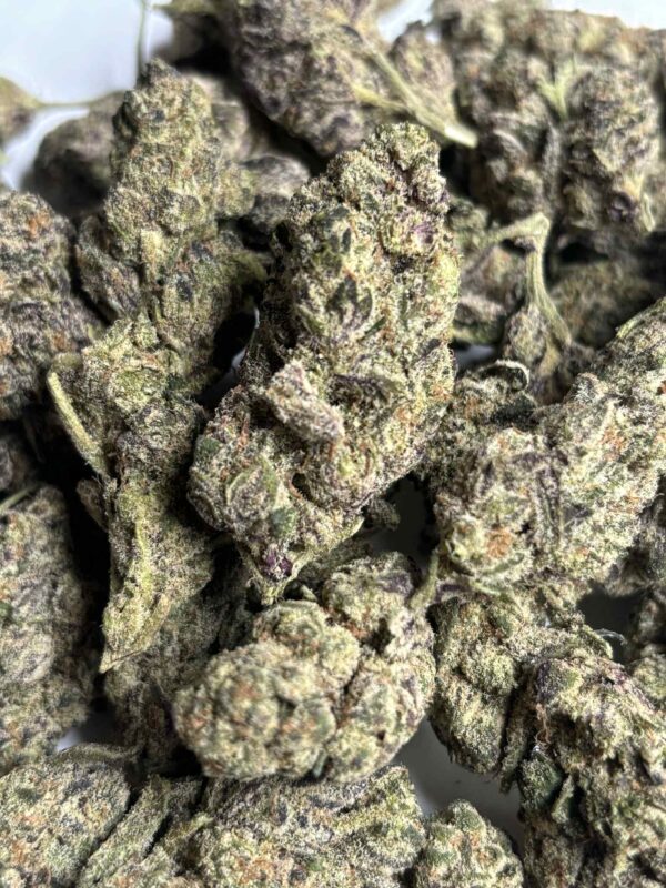 Blizzard Berry Pics (1) Blizzard Berry THCA Flower